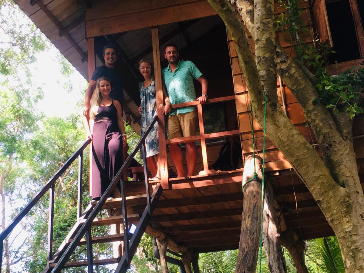 Tree House Hostel Sigiriya Exteriör bild