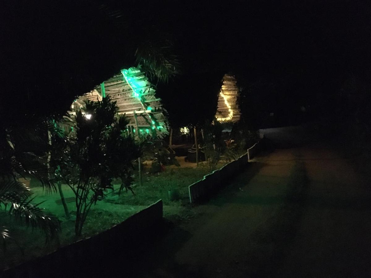 Tree House Hostel Sigiriya Exteriör bild